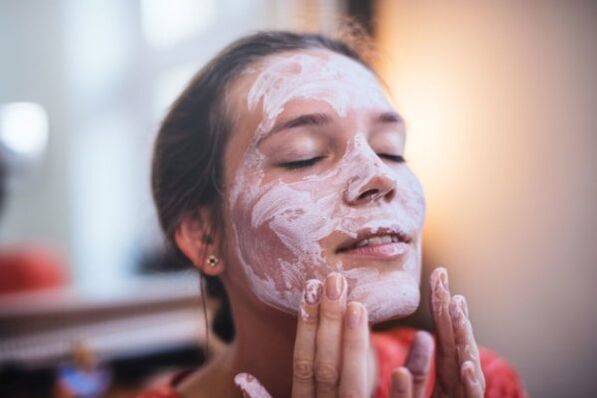 Therapeutic facial mask for psoriasis